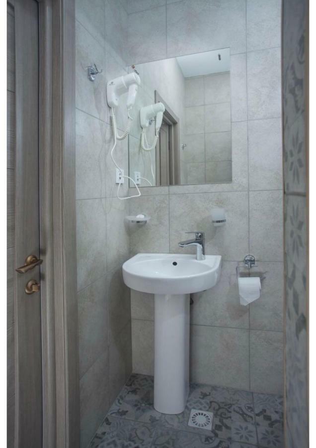 Fanfan Hotel Odessa Eksteriør billede